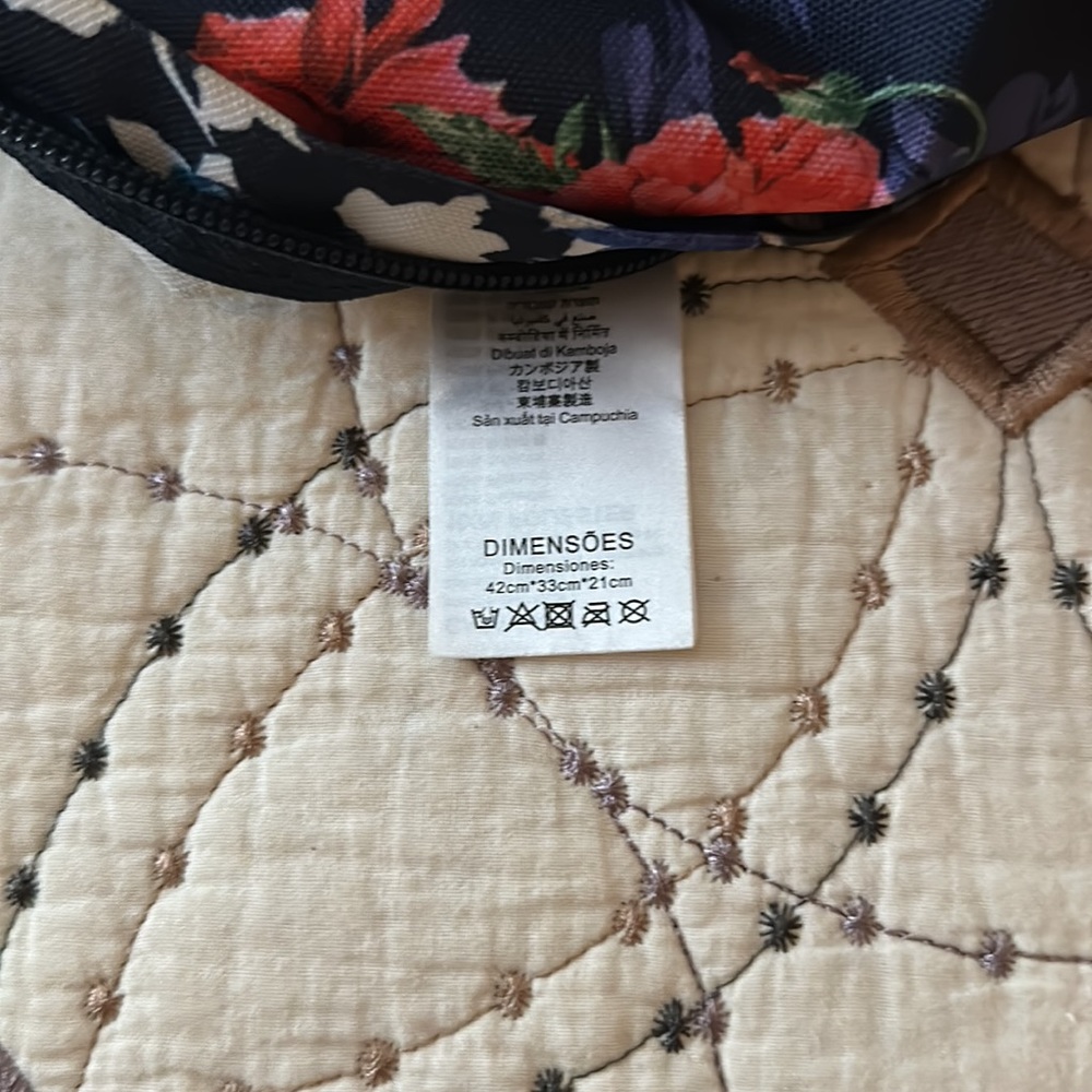 JanSport back pack - Picture 3 of 3